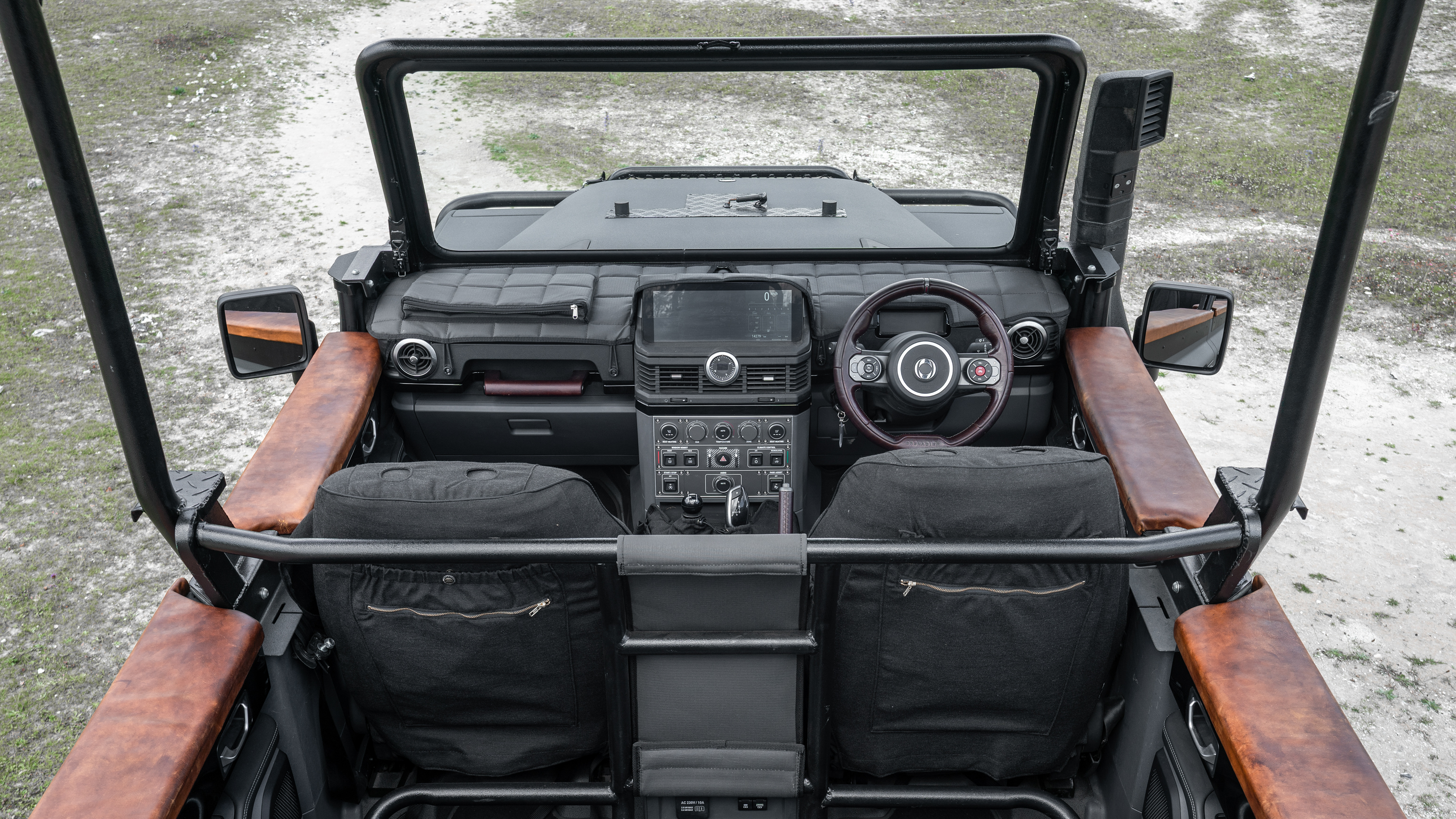 2025ineosgrenadiergameviewerconceptsuv-3